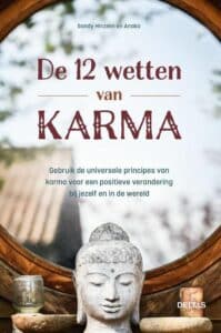 Couverture du livre "De 12 wetten van Karma" de Sandy Hinzelin & Anaka